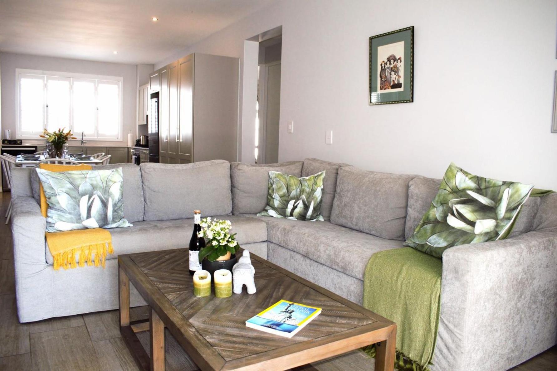Spacious, Modern & Convenient Franschhoek Exteriör bild