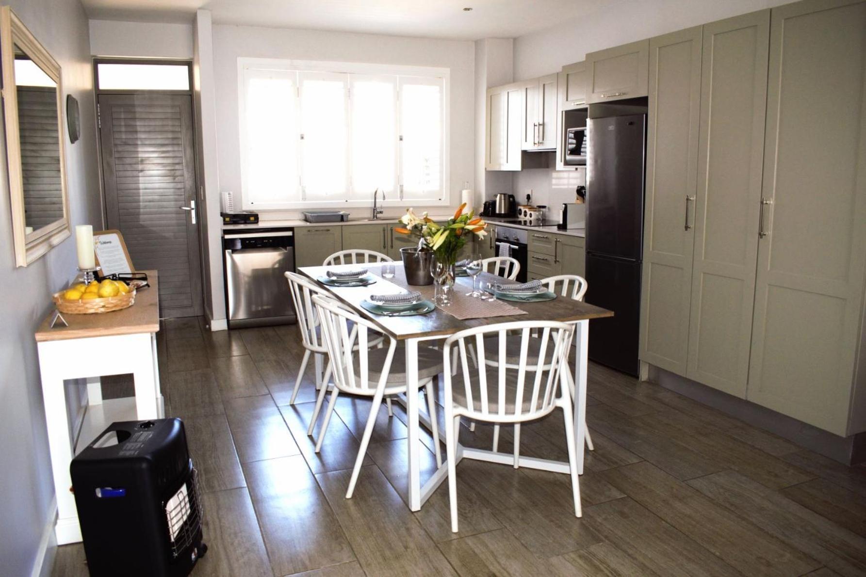 Spacious, Modern & Convenient Franschhoek Exteriör bild